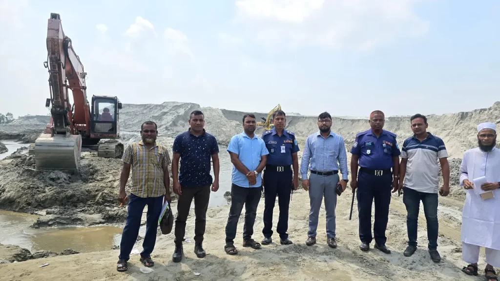 কালিহাতীতে বালু মহালে অভিযান, ৪ লাখ টাকা জরিমানা